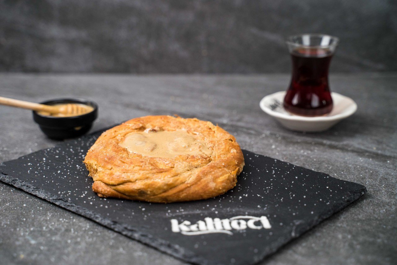 TAHİNLİ ÇÖREK